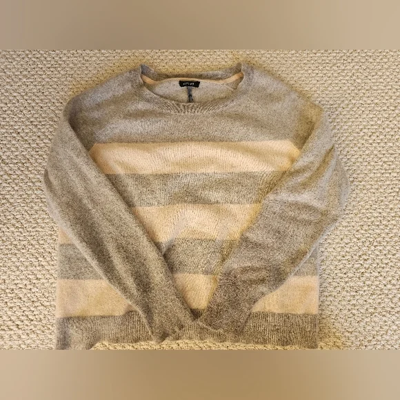 100% Cashmere Gray Cream Striped Sweater Apt. 9 - Picture 6 of 8